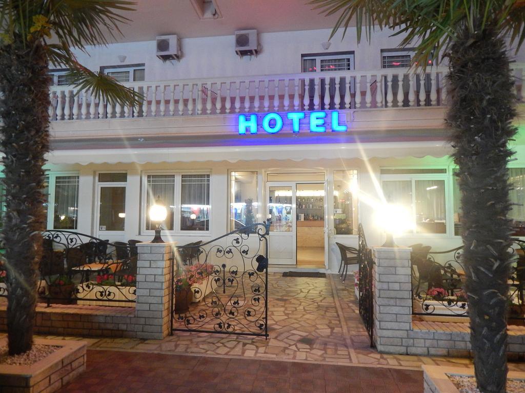 Gold Stern Hotell Paralía Exteriör bild